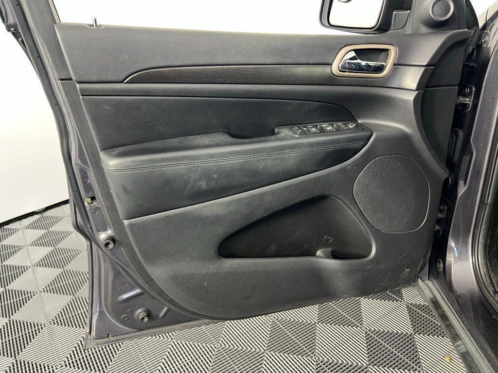 used 2017 Jeep Grand Cherokee car, priced at $14,047
