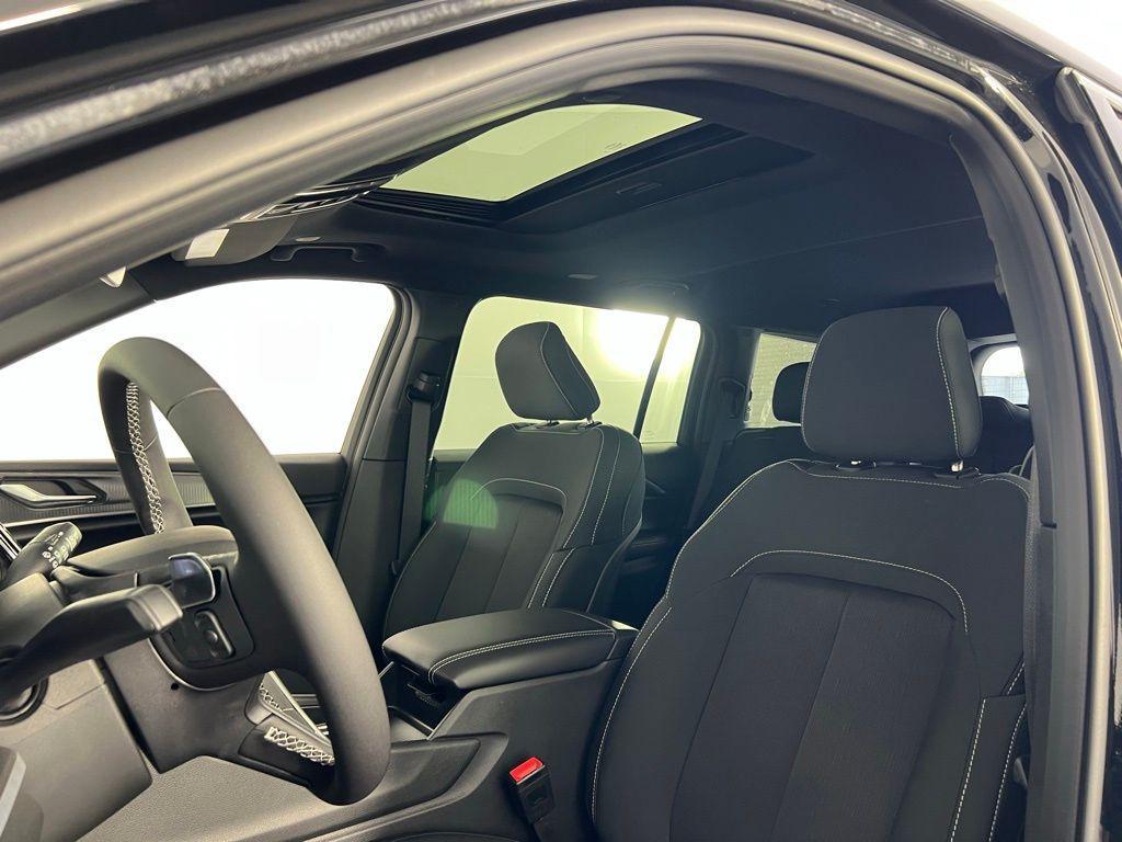 new 2025 Jeep Grand Cherokee L car, priced at $31,625