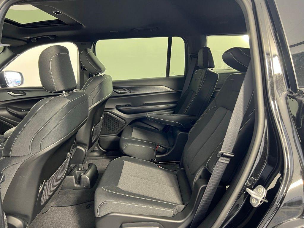 new 2025 Jeep Grand Cherokee L car, priced at $31,625