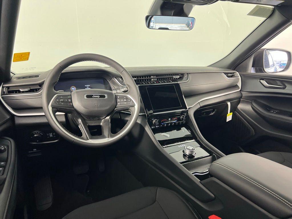 new 2025 Jeep Grand Cherokee L car, priced at $31,625