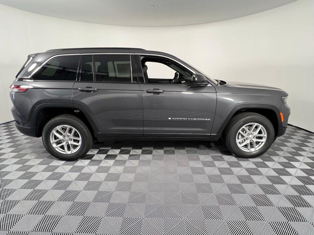 new 2025 Jeep Grand Cherokee car, priced at $28,375