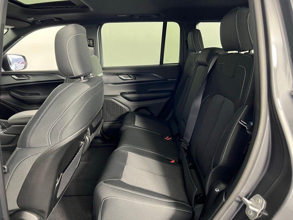 new 2025 Jeep Grand Cherokee car, priced at $28,375
