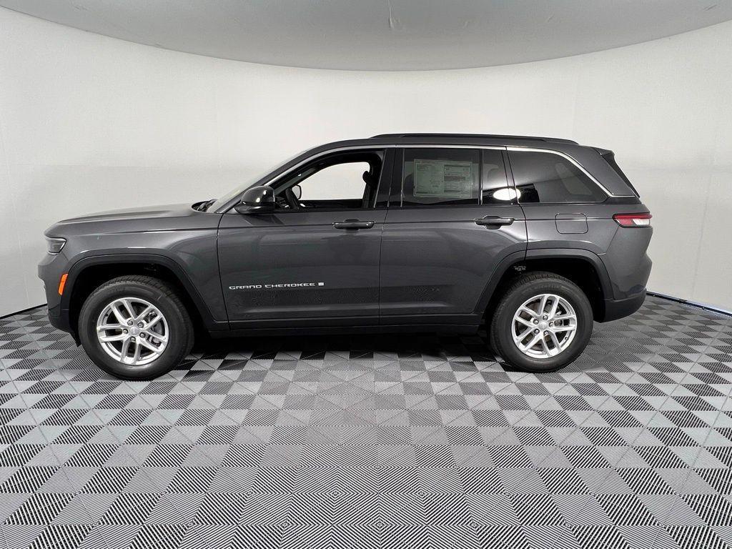 new 2025 Jeep Grand Cherokee car, priced at $28,375