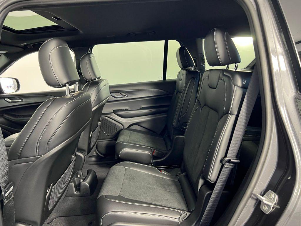 new 2025 Jeep Grand Cherokee L car, priced at $40,598