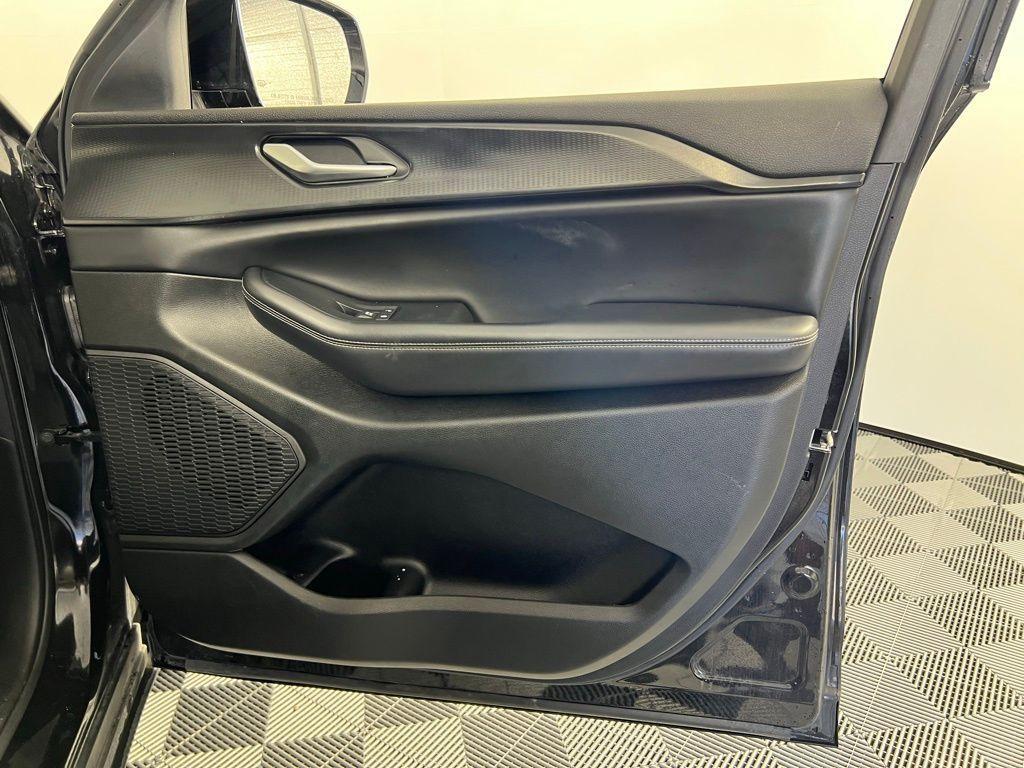 used 2023 Jeep Grand Cherokee L car, priced at $26,736