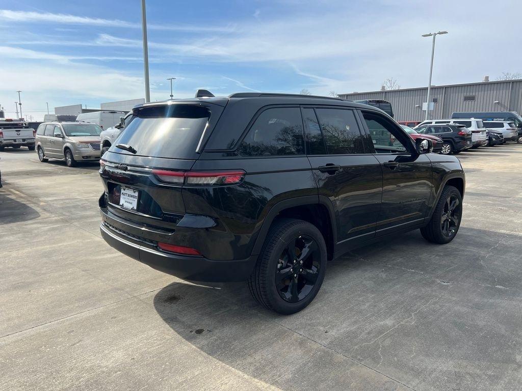 new 2025 Jeep Grand Cherokee car, priced at $40,020