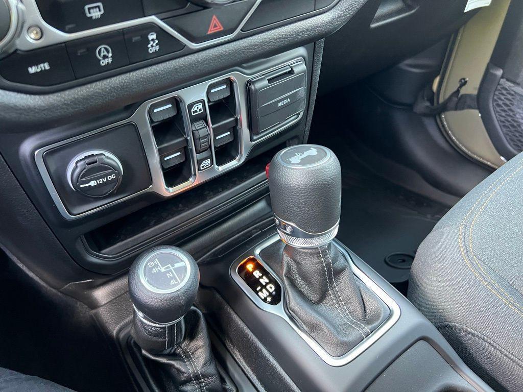 new 2025 Jeep Wrangler car, priced at $39,350