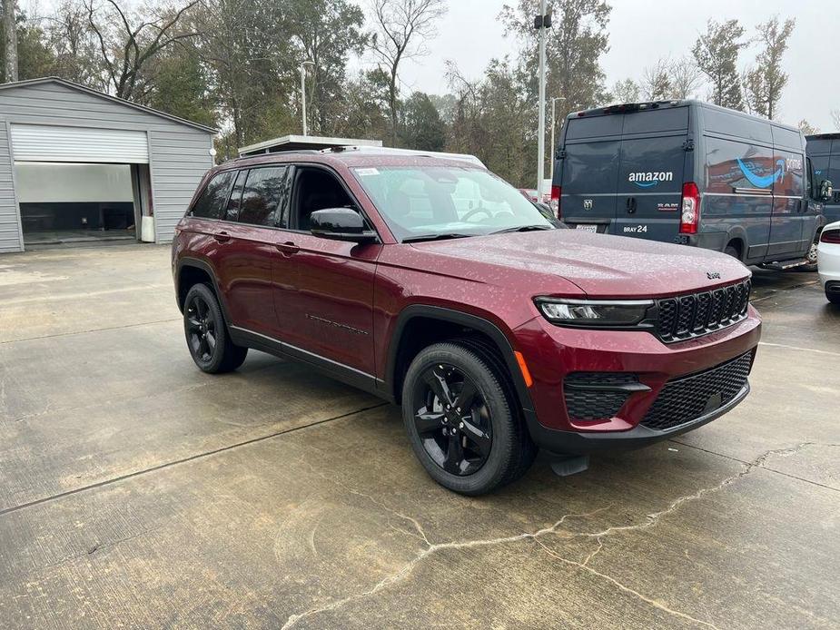 new 2025 Jeep Grand Cherokee car, priced at $37,175