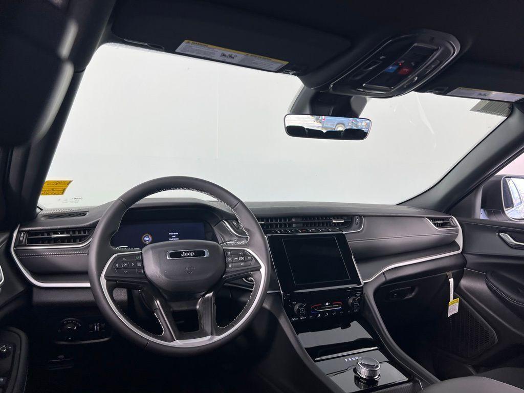 new 2025 Jeep Grand Cherokee L car, priced at $30,253