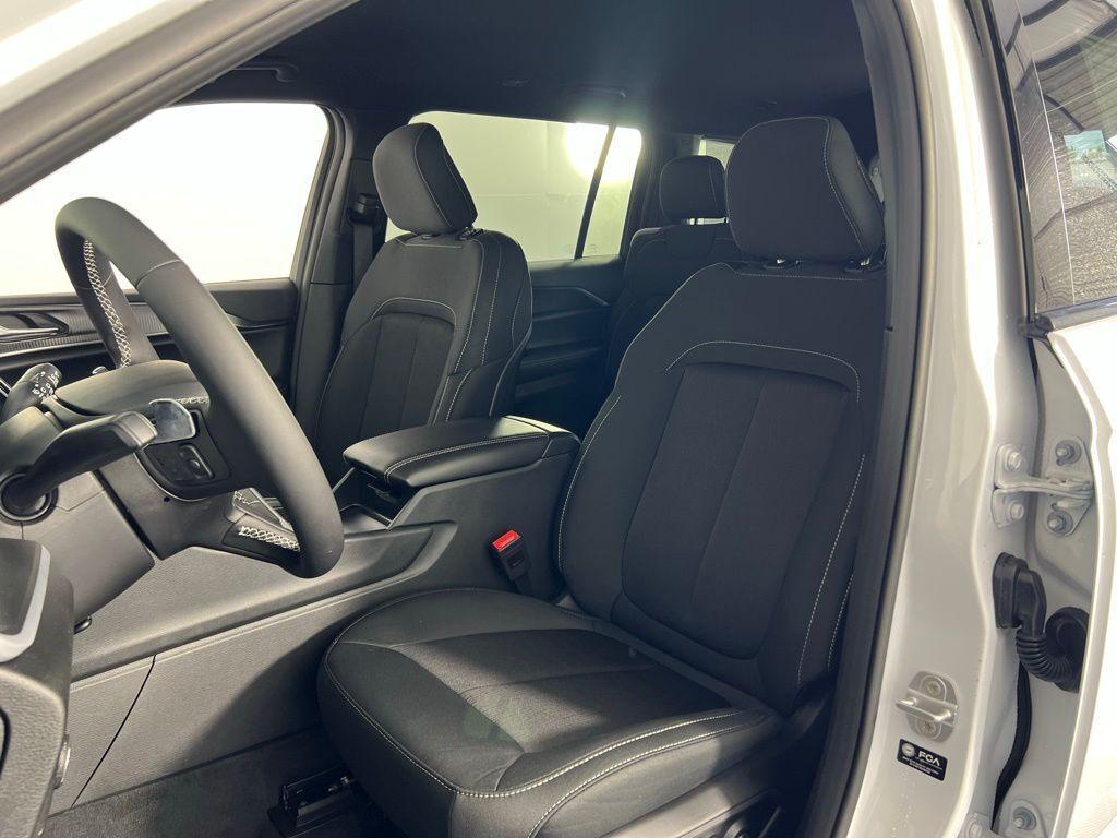 new 2025 Jeep Grand Cherokee L car, priced at $30,253