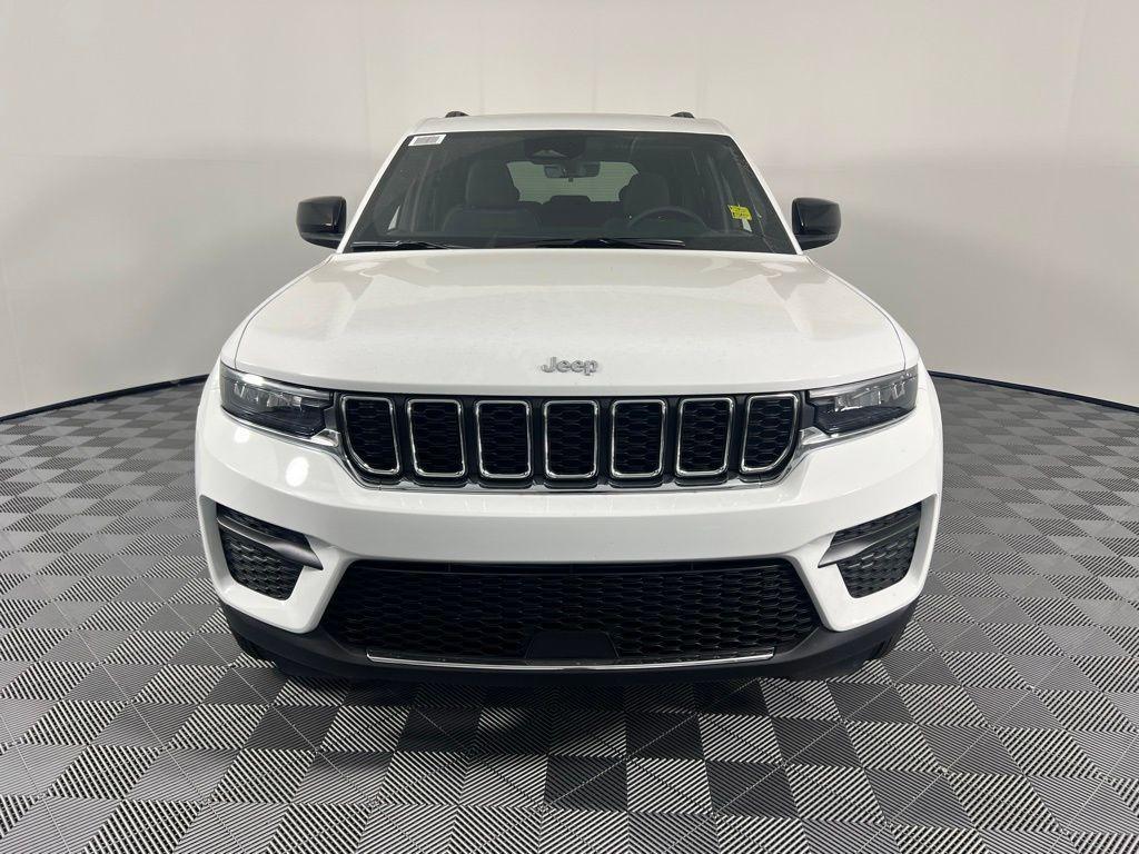 new 2025 Jeep Grand Cherokee car, priced at $32,025