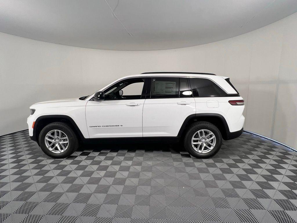 new 2025 Jeep Grand Cherokee car, priced at $32,025
