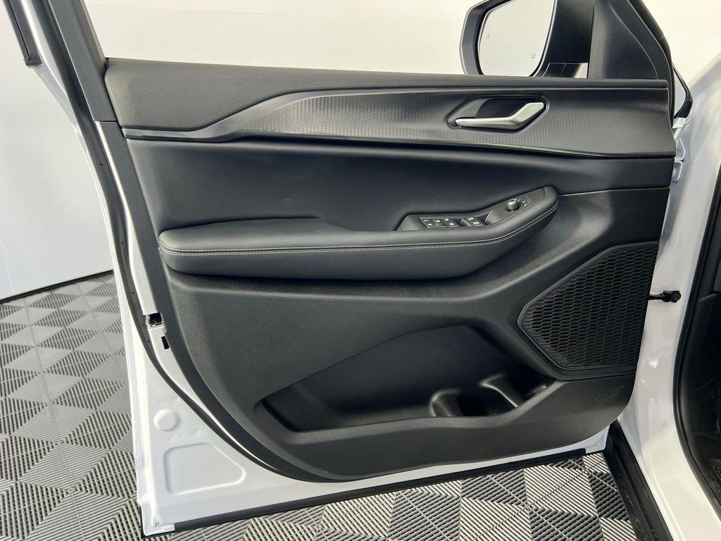 new 2025 Jeep Grand Cherokee car, priced at $32,025