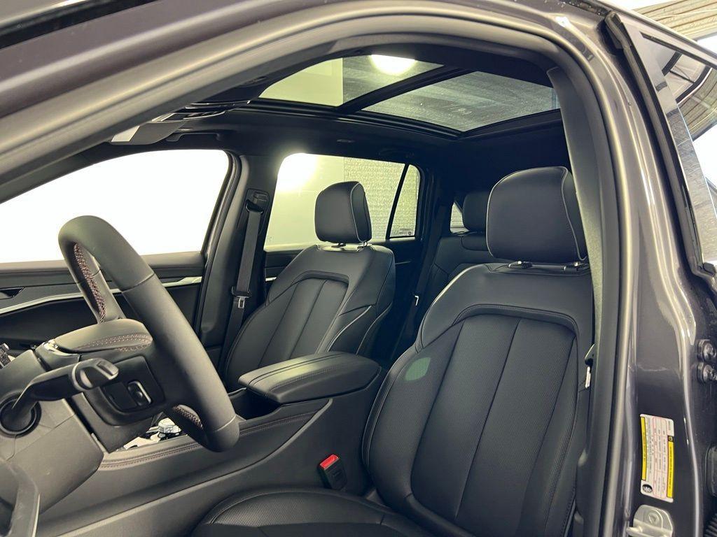 new 2025 Jeep Wagoneer S car, priced at $52,540