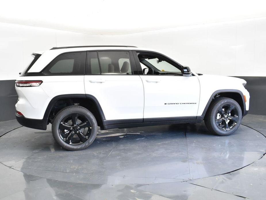 new 2025 Jeep Grand Cherokee car, priced at $39,925