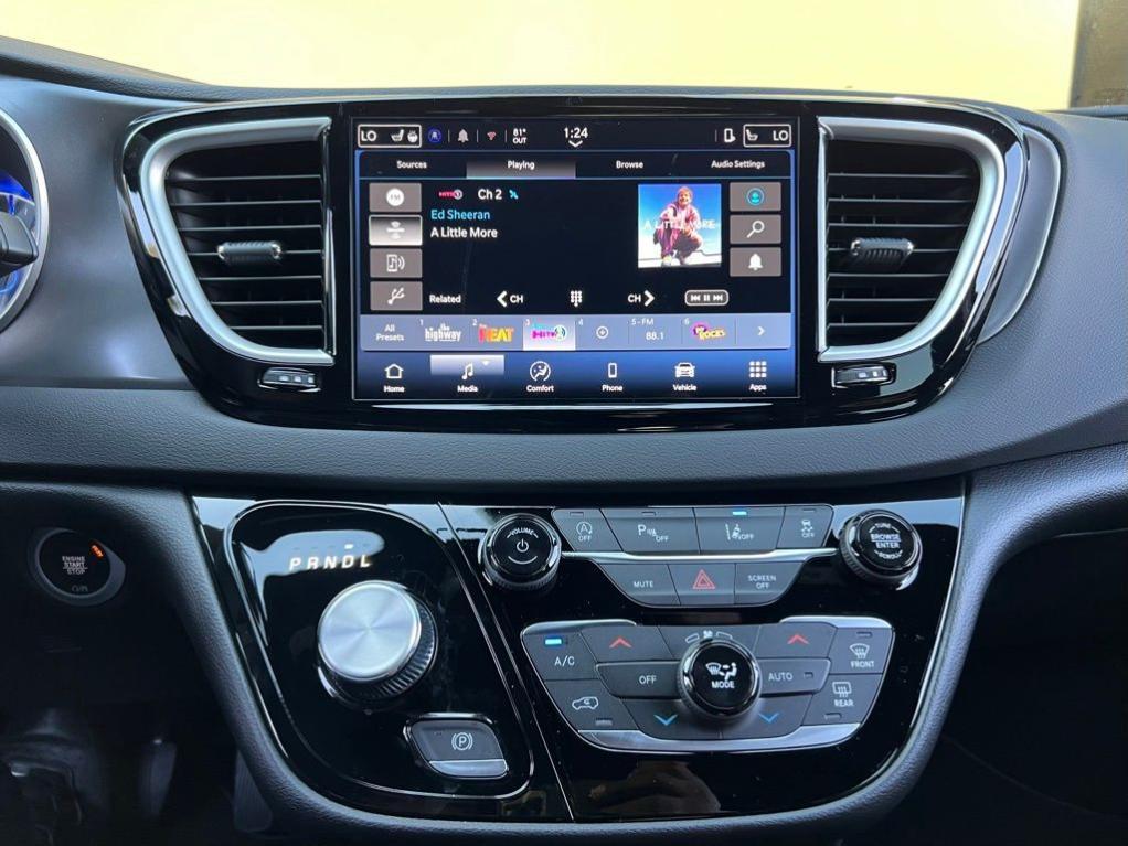 new 2026 Chrysler Voyager car