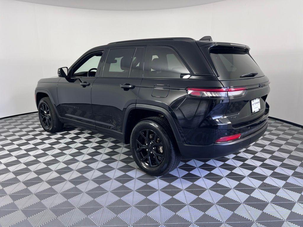 used 2024 Jeep Grand Cherokee car, priced at $34,044