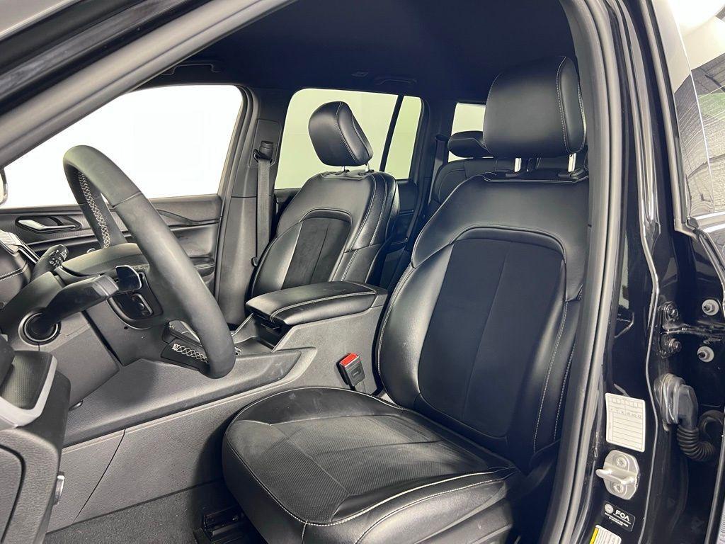 used 2024 Jeep Grand Cherokee car, priced at $34,044