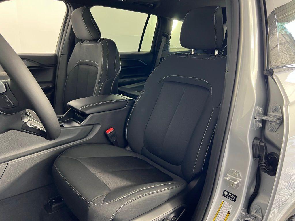 new 2025 Jeep Grand Cherokee L car, priced at $34,848