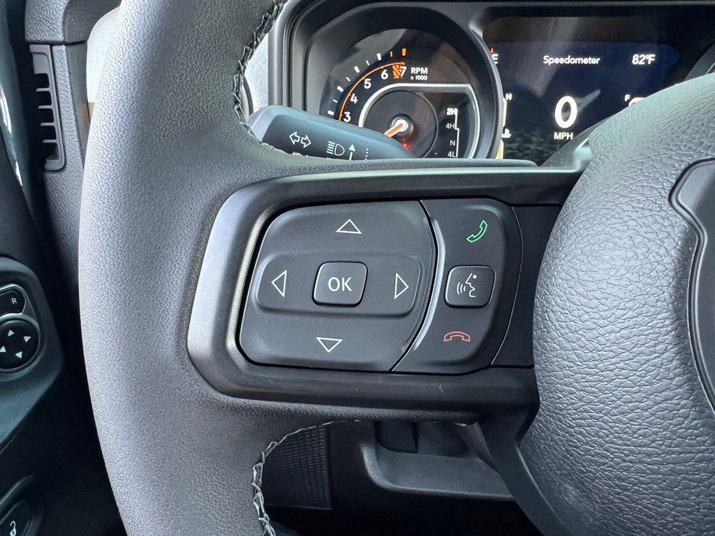 new 2025 Jeep Gladiator car, priced at $43,997