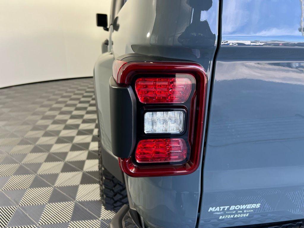 new 2025 Jeep Gladiator car, priced at $43,997