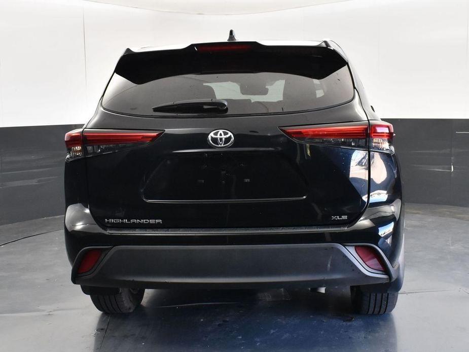 used 2023 Toyota Highlander car, priced at $33,047