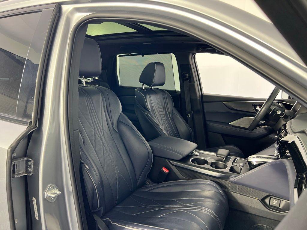 used 2023 Acura MDX car, priced at $50,888