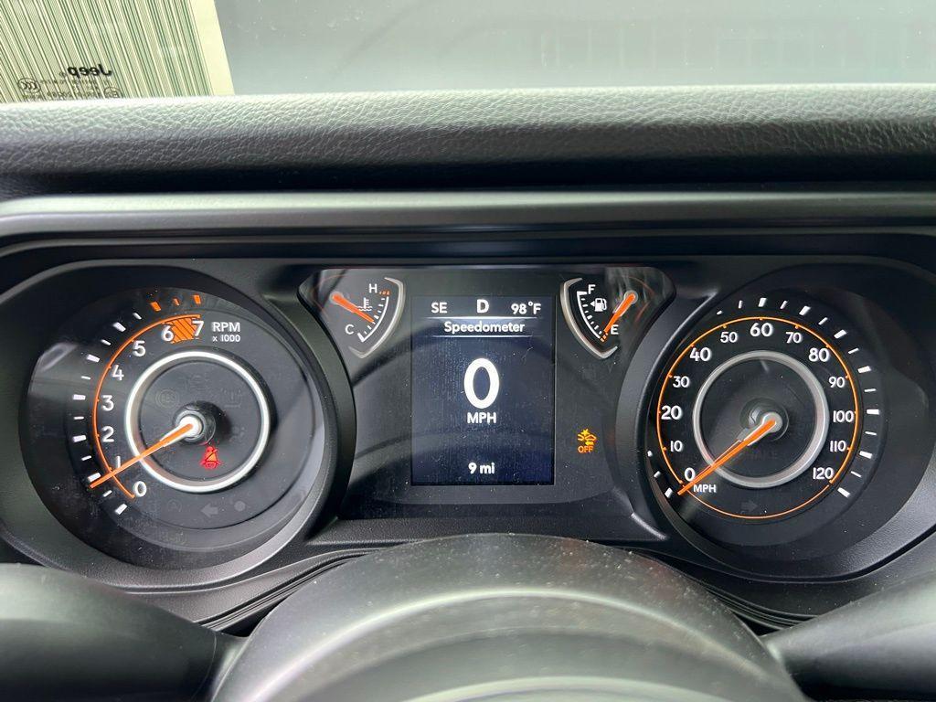 new 2025 Jeep Wrangler car, priced at $34,250