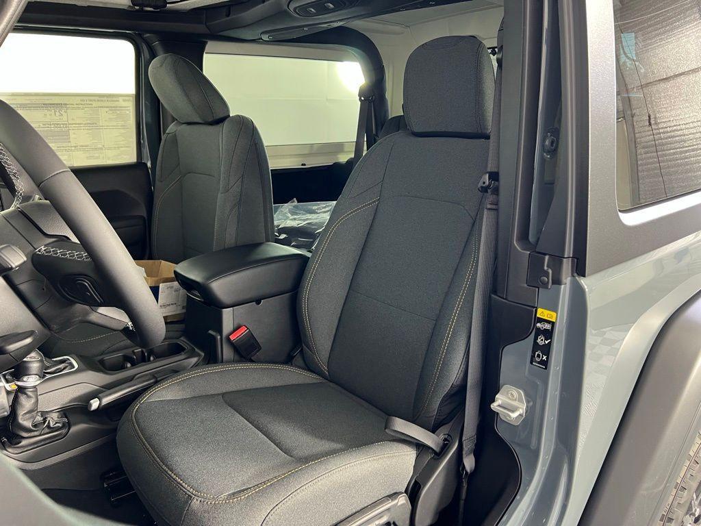 new 2025 Jeep Wrangler car, priced at $34,250