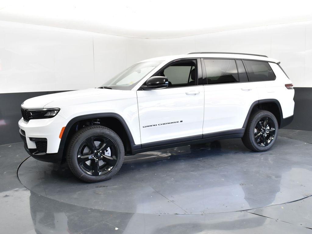 new 2025 Jeep Grand Cherokee L car, priced at $42,425