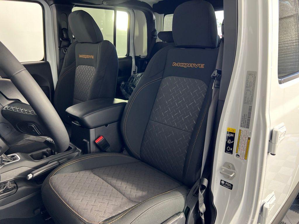 new 2025 Jeep Gladiator car, priced at $44,297