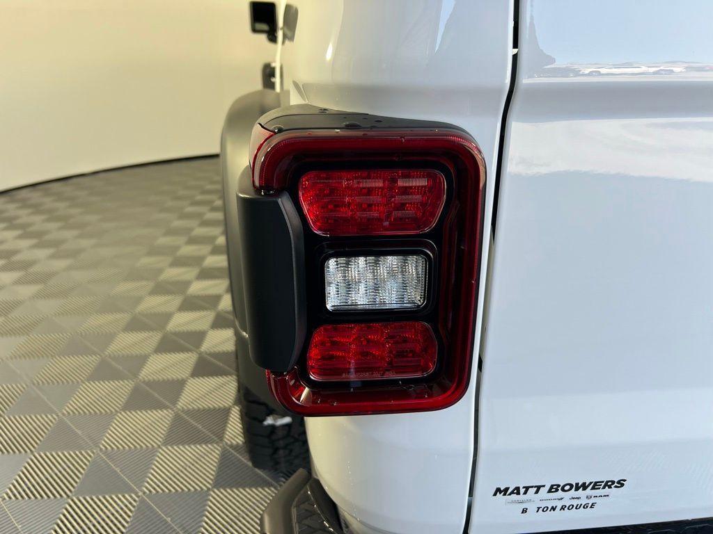 new 2025 Jeep Gladiator car, priced at $44,297
