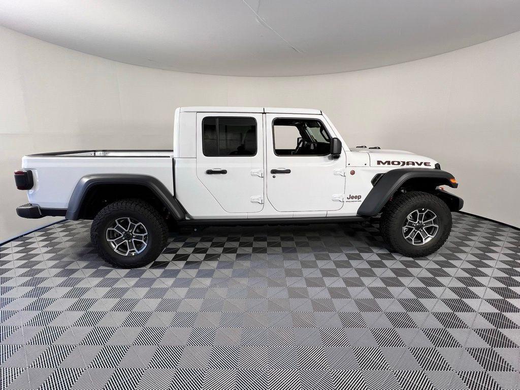 new 2025 Jeep Gladiator car, priced at $44,297
