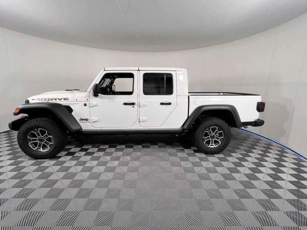 new 2025 Jeep Gladiator car, priced at $44,297