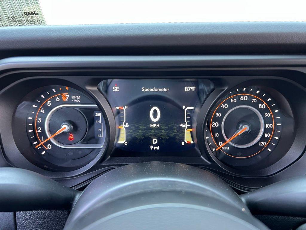 new 2025 Jeep Gladiator car, priced at $44,297