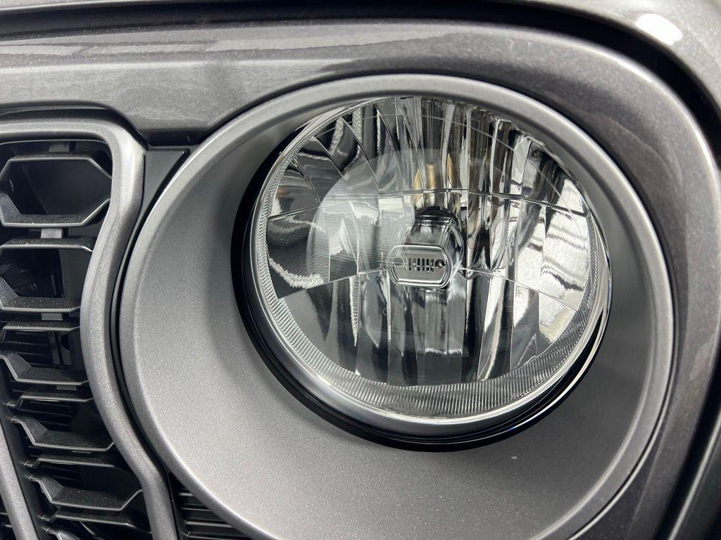 new 2025 Jeep Wrangler car, priced at $33,750
