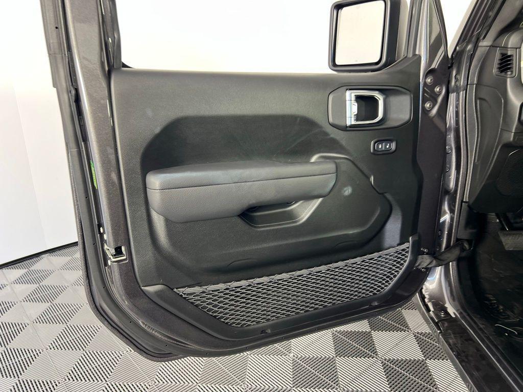 new 2025 Jeep Wrangler car, priced at $33,750