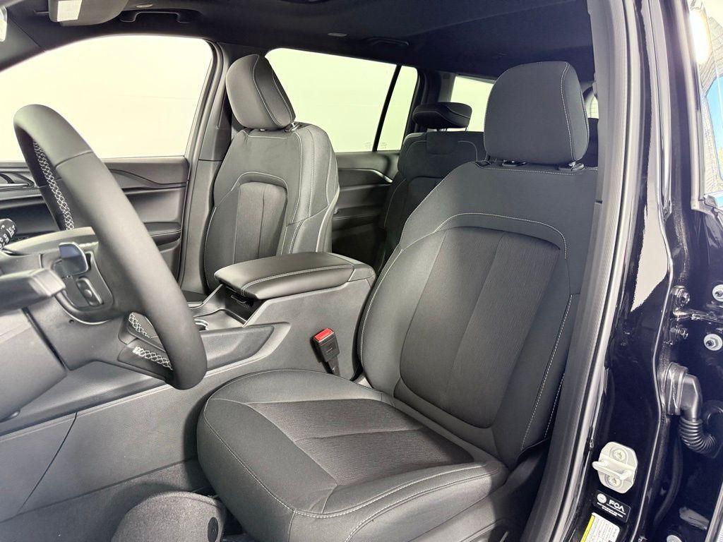 new 2025 Jeep Grand Cherokee L car, priced at $36,920