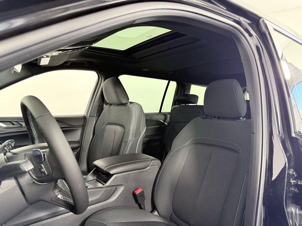 new 2025 Jeep Grand Cherokee L car, priced at $36,920