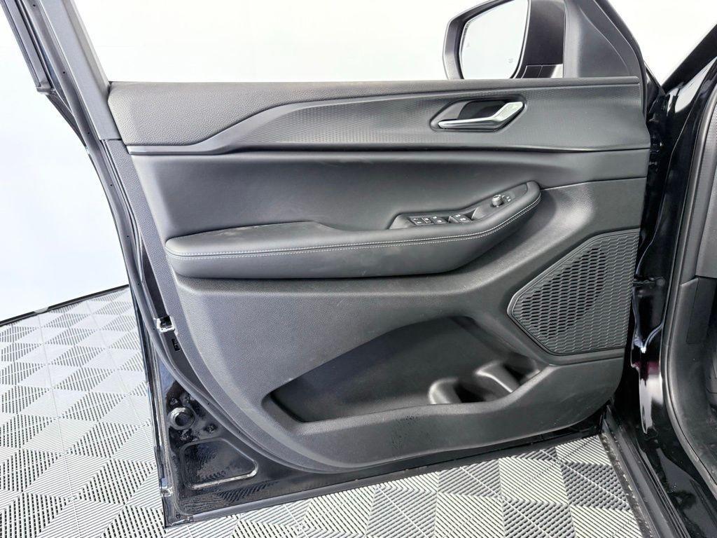 new 2025 Jeep Grand Cherokee L car, priced at $36,920