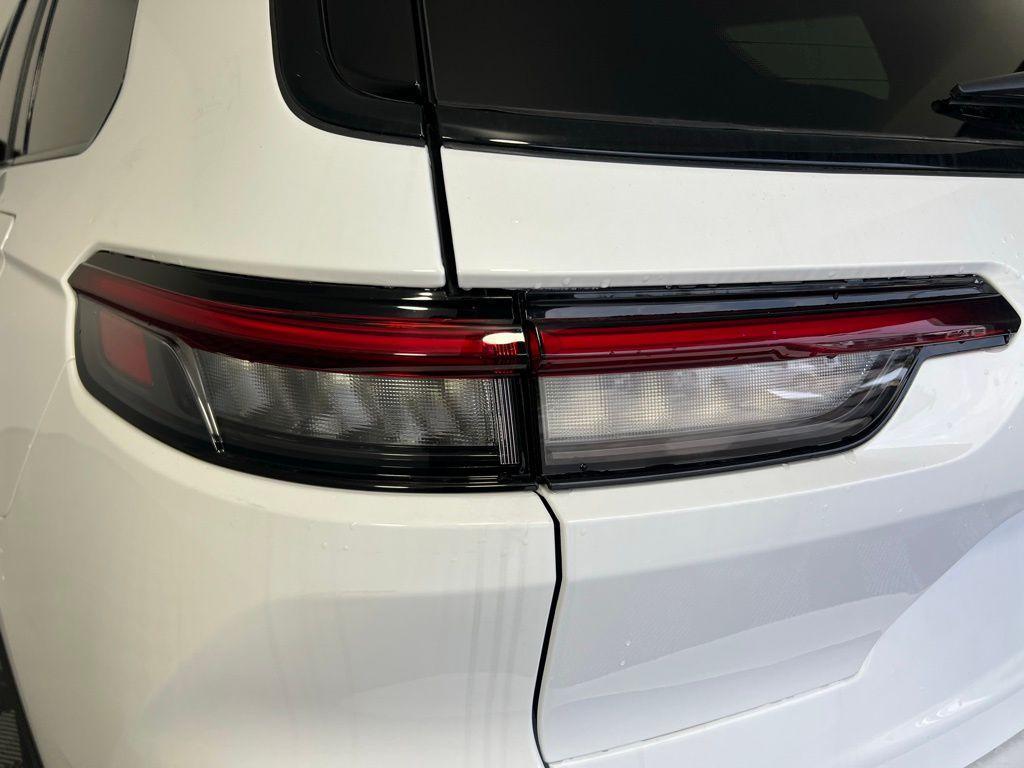 new 2025 Jeep Grand Cherokee L car, priced at $39,153