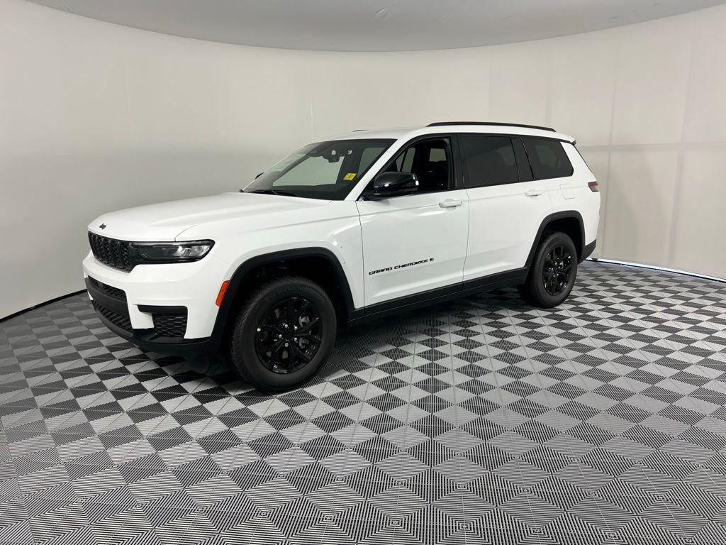 new 2025 Jeep Grand Cherokee L car, priced at $39,153