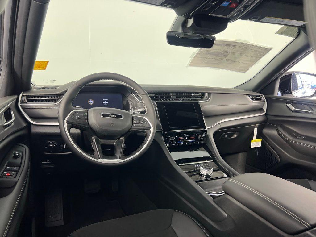 new 2025 Jeep Grand Cherokee L car, priced at $39,153