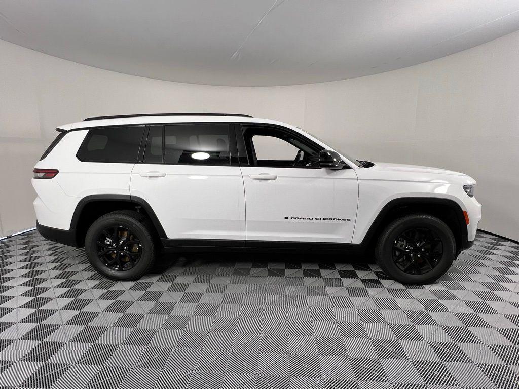 new 2025 Jeep Grand Cherokee L car, priced at $39,153