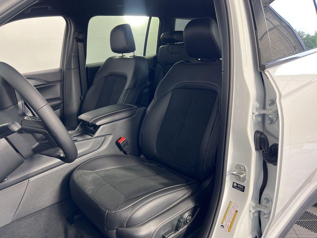 new 2025 Jeep Grand Cherokee L car, priced at $39,153