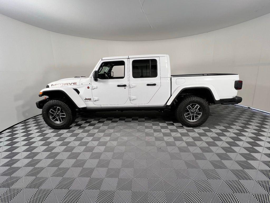 new 2025 Jeep Gladiator car, priced at $53,345