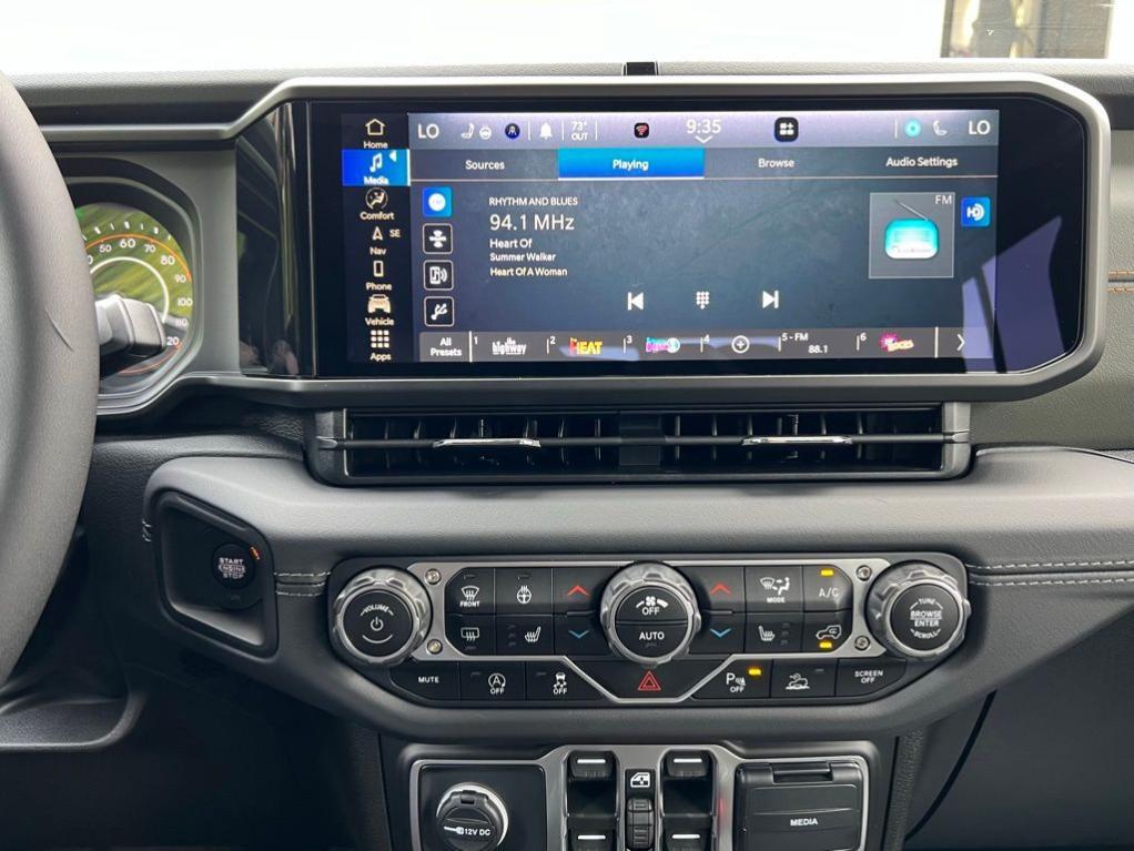 new 2025 Jeep Gladiator car, priced at $53,345