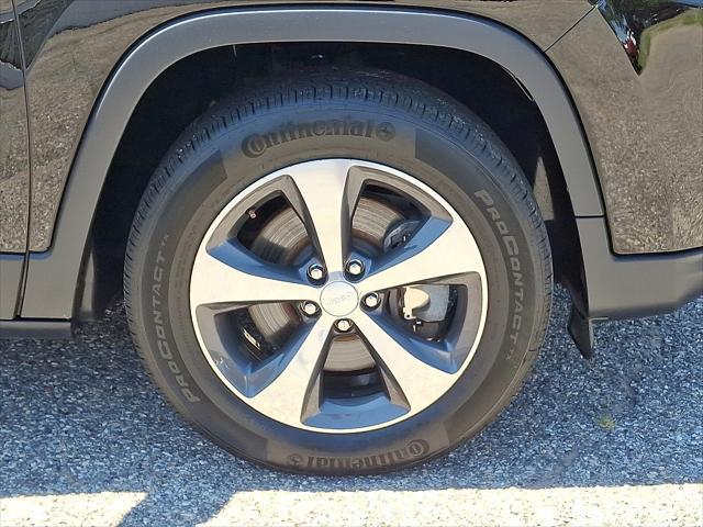 used 2019 Jeep Cherokee car, priced at $17,495