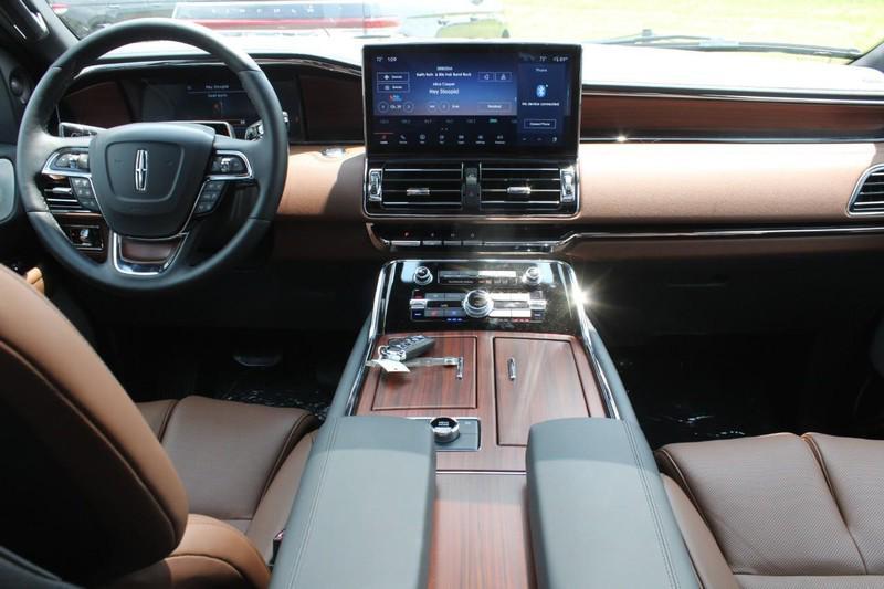 new 2023 Lincoln Navigator car, priced at $82,368