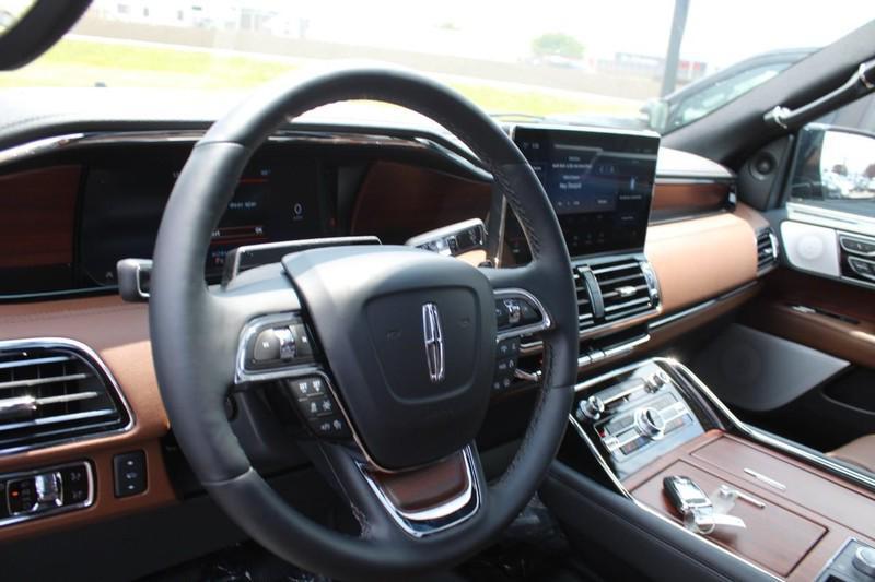 new 2023 Lincoln Navigator car, priced at $82,368